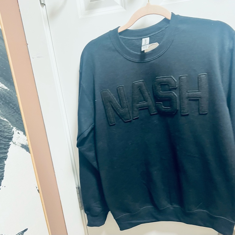 Women’s NASH  Gildan Black Crewneck Sweater women’s small